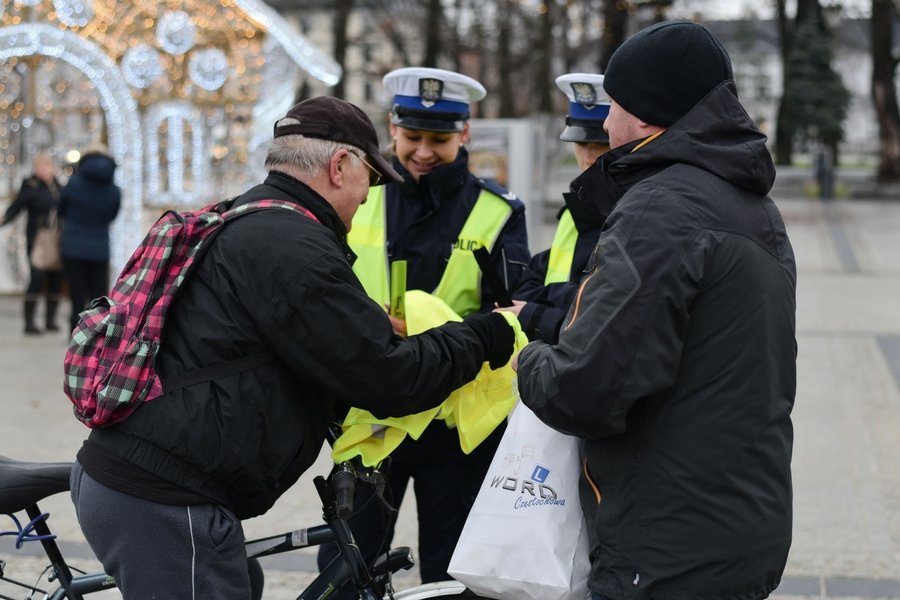 Na liście służb, z którymi opłaca się współpracować są m.in. policja, ABW, AW czy CBA.