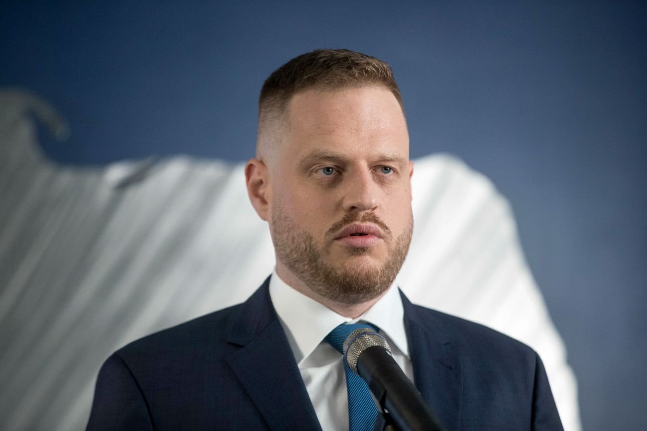 Minister Cieszyński nieco zagalopował się w reklamowaniu zalet mObywatela