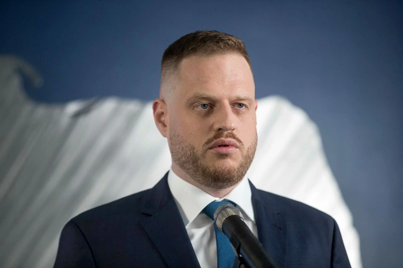 Minister Cieszyński nieco zagalopował się w reklamowaniu zalet mObywatela