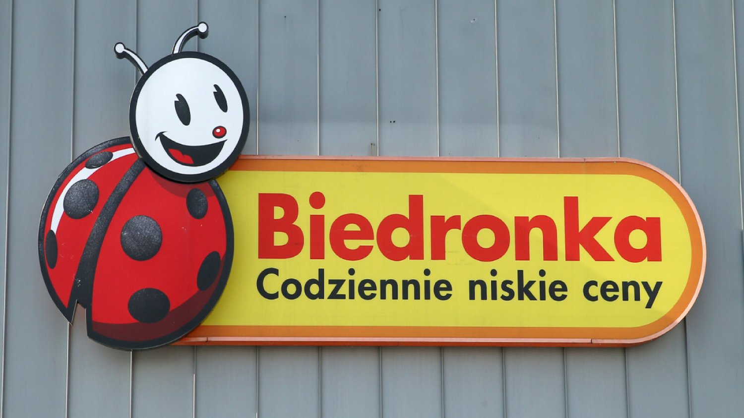 Biedronka będzie dłużej otwarta przed weekendem