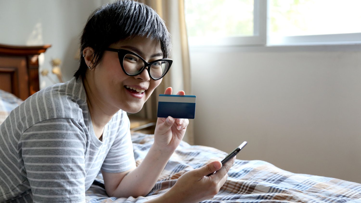 Liczba kart bankowych w Japonii przekroczyła 283 miliony sztuk.