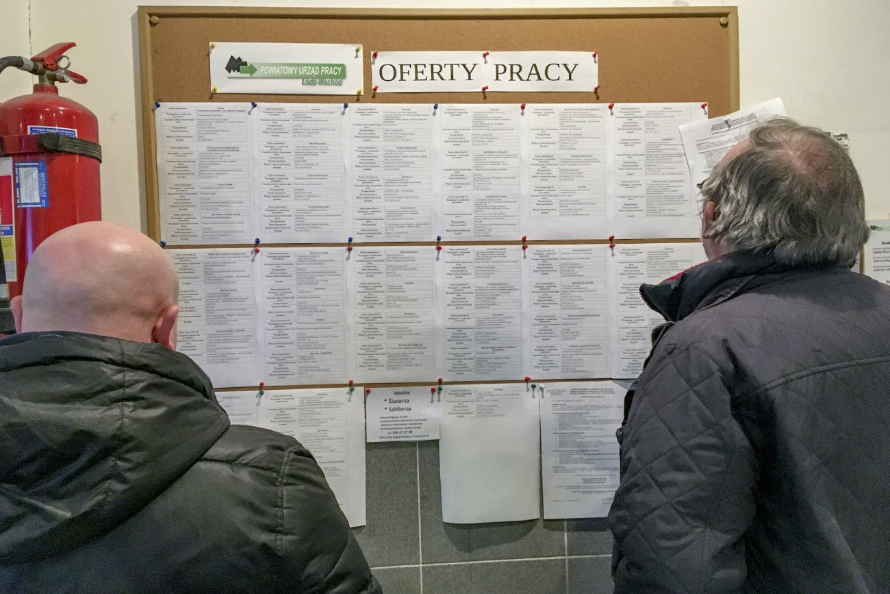 W październiku zmniejszyła się liczba ofert pracy