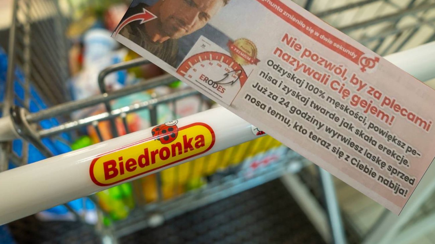 Reklama biedronki na tle wózka sklepowego