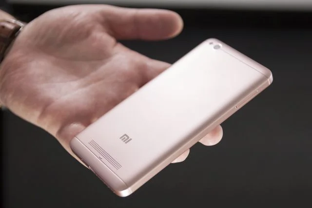 Xiaomi Redmi 4A w wersji różowej, nazwanej dla niepoznaki "różowym złotem"