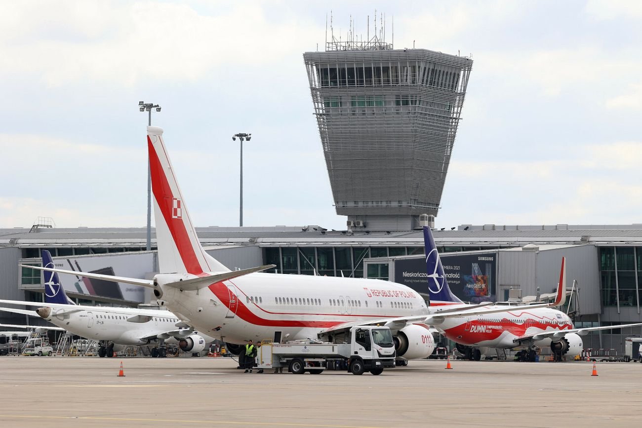W czerwcu na Okęciu ma zacząć działać system wykrywający i unieruchamiający drony.