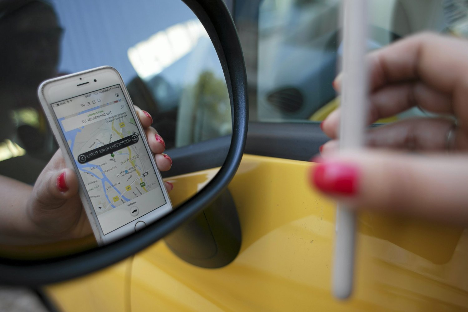 Kobieta, którą była napastowana seksualnie przez kierowcę Ubera, żąda od firmy zadośćuczynienia w wysokości 10 milionów dolarów.