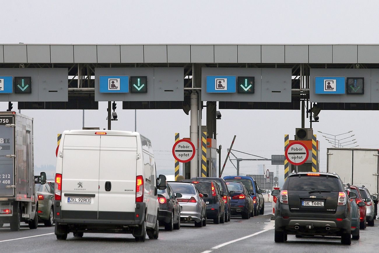 KAS i resort finansów przyznały się do błędu. Już nie polecają aplikacji e-Toll do płacenia za autostrady