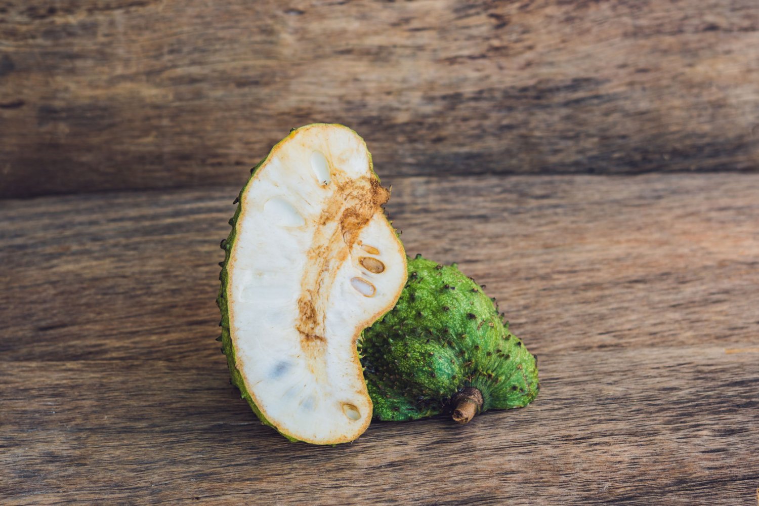 Graviola to owoc, który ma silne działanie zdrowotne