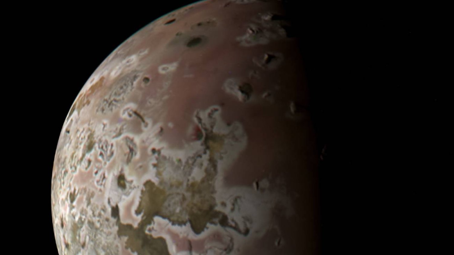 Zdjęcia Io wykonane przez sondę Juno.