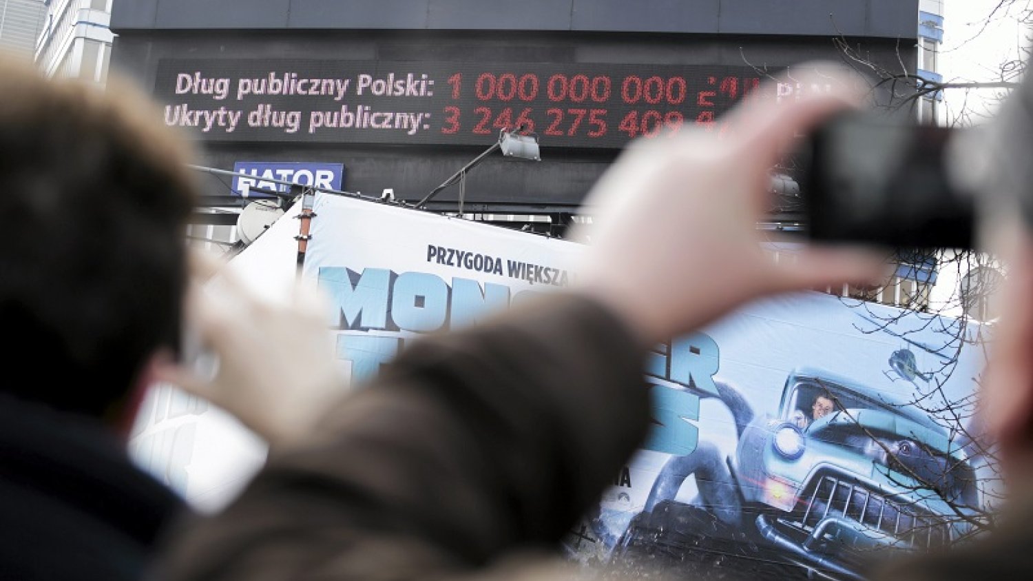 Dług publiczny Polski przekroczył kwotę biliona 10.01.2017 roku. I cały czas rośnie.