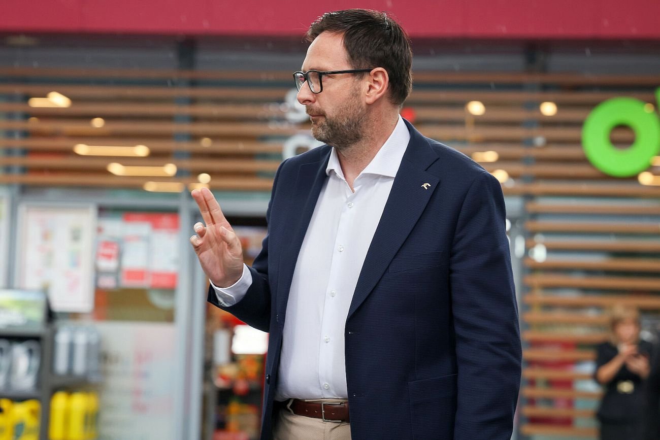 Orlen pod rządami Obajtka ma co prawda drogie paliwo, ale pompuje budżet rekordowymi podatkami