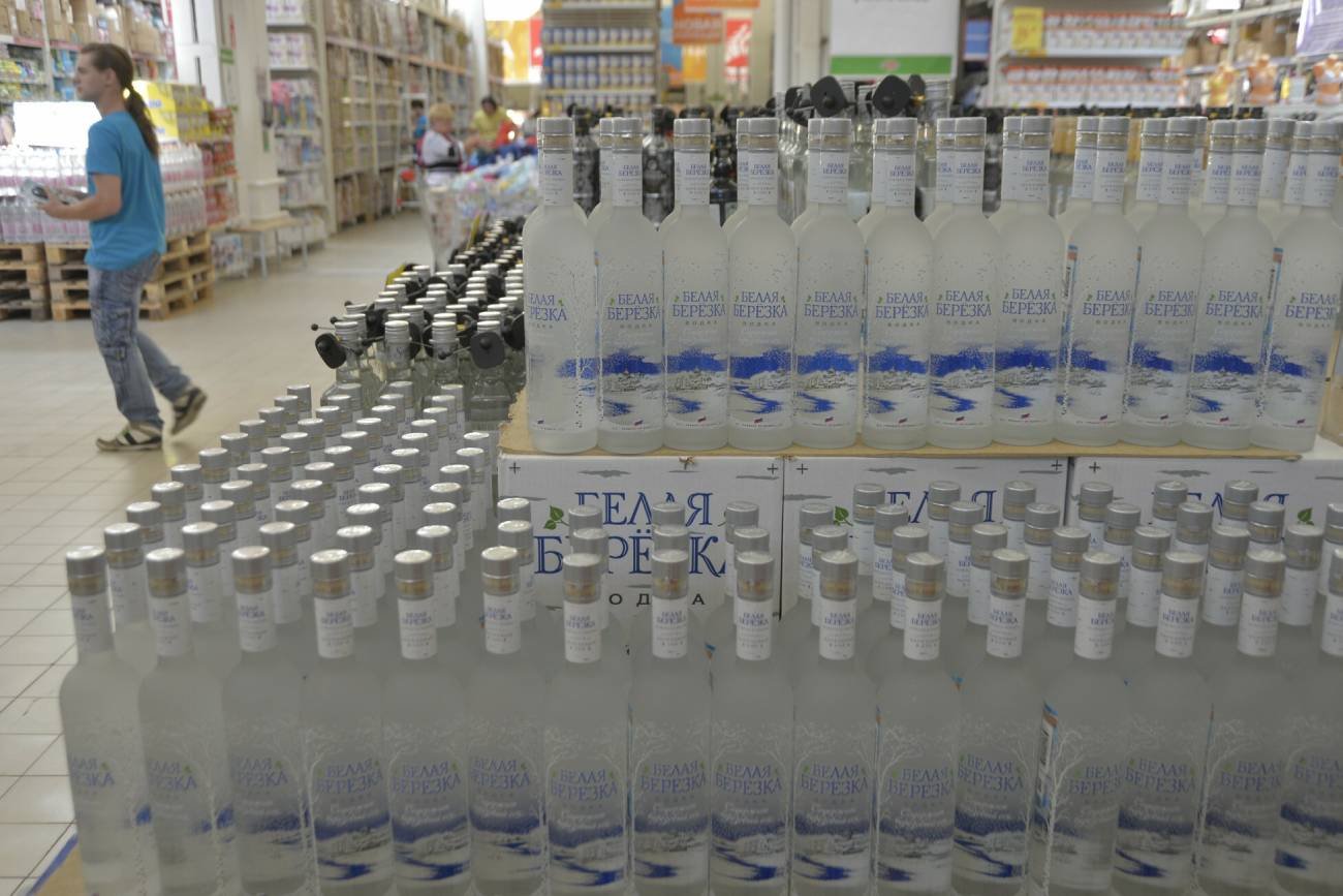 Rosjanie gromadzą zapasy alkoholu. Zdjęcie poglądowe.