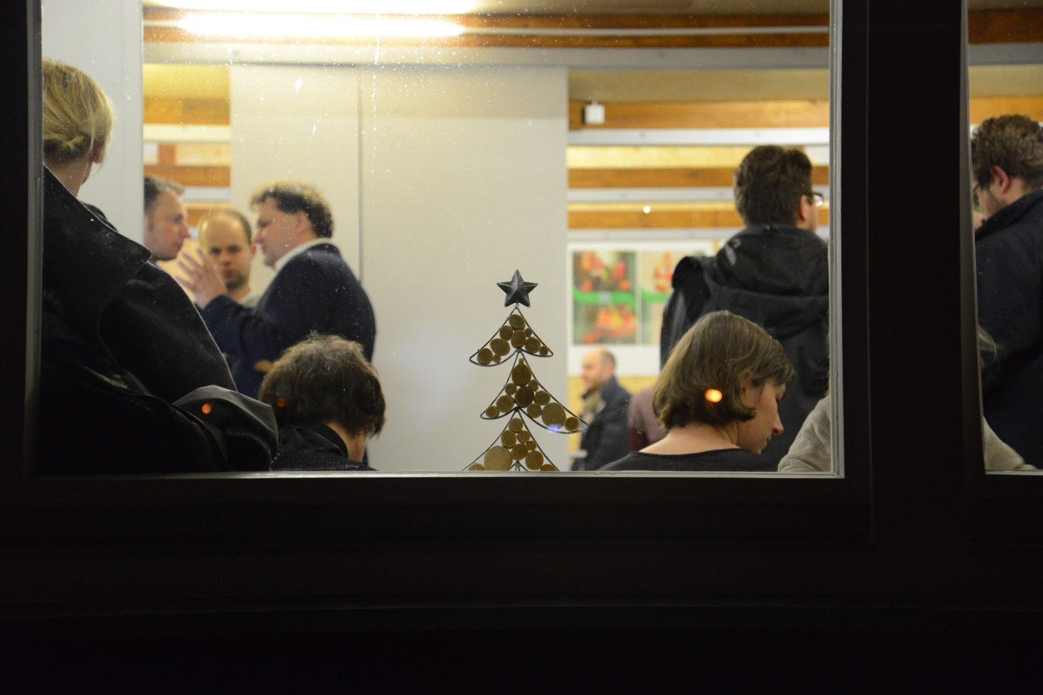 Wiele firm nie wyobraża sobie świąt bez pracowniczego spotkania przed świętami. (zdjęcie poglądowe)