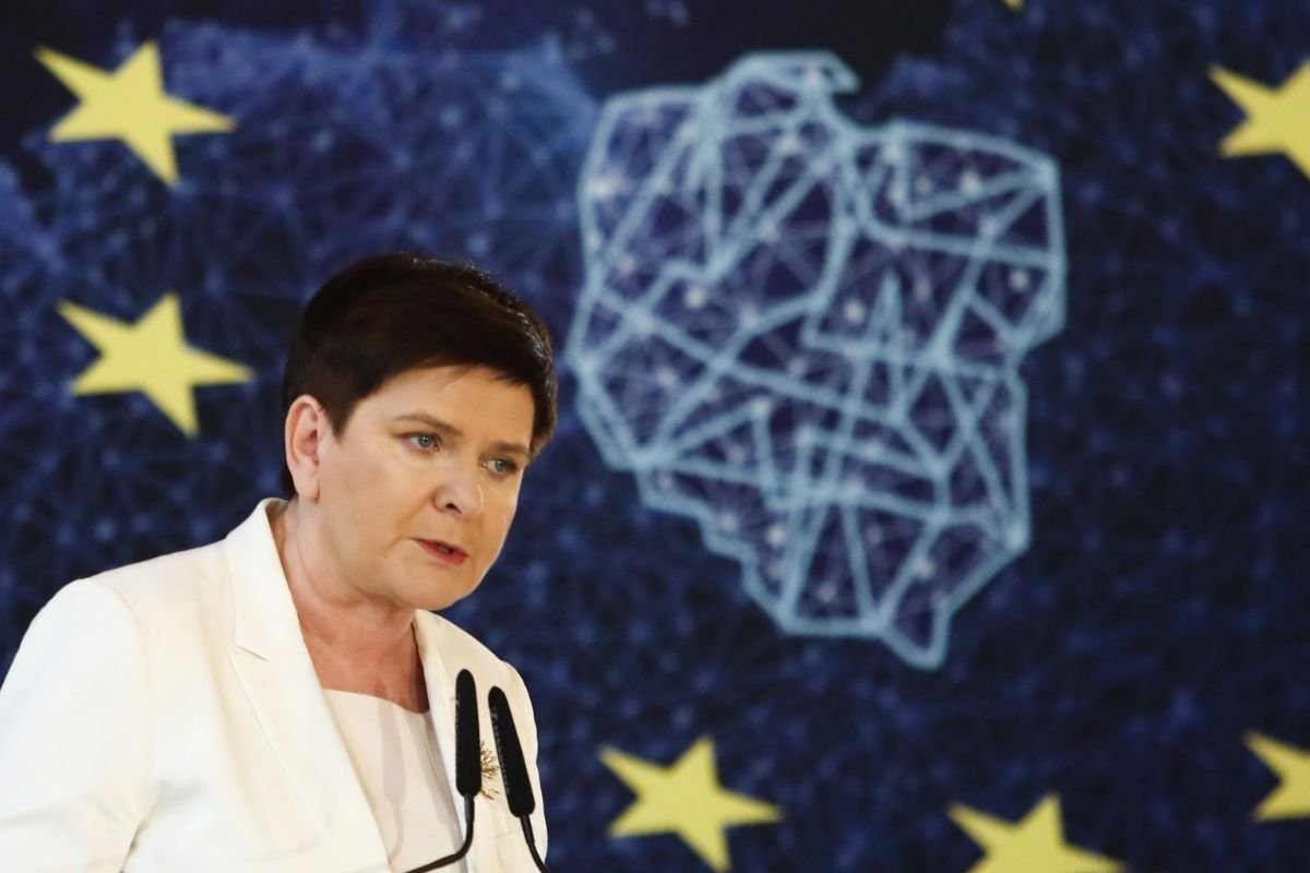 Beata Szydło po imponującej wygranej stawia na los emerytów. W Parlamencie Europejskim zajmie się polskimi seniorami.