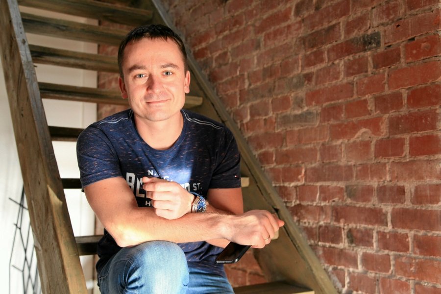 Prezes LiveChat Software Mariusz Ciepły z dnia na dzień wpadł w bezprecedensowe kłopoty. Wystarczył jeden komunikat Facebooka.