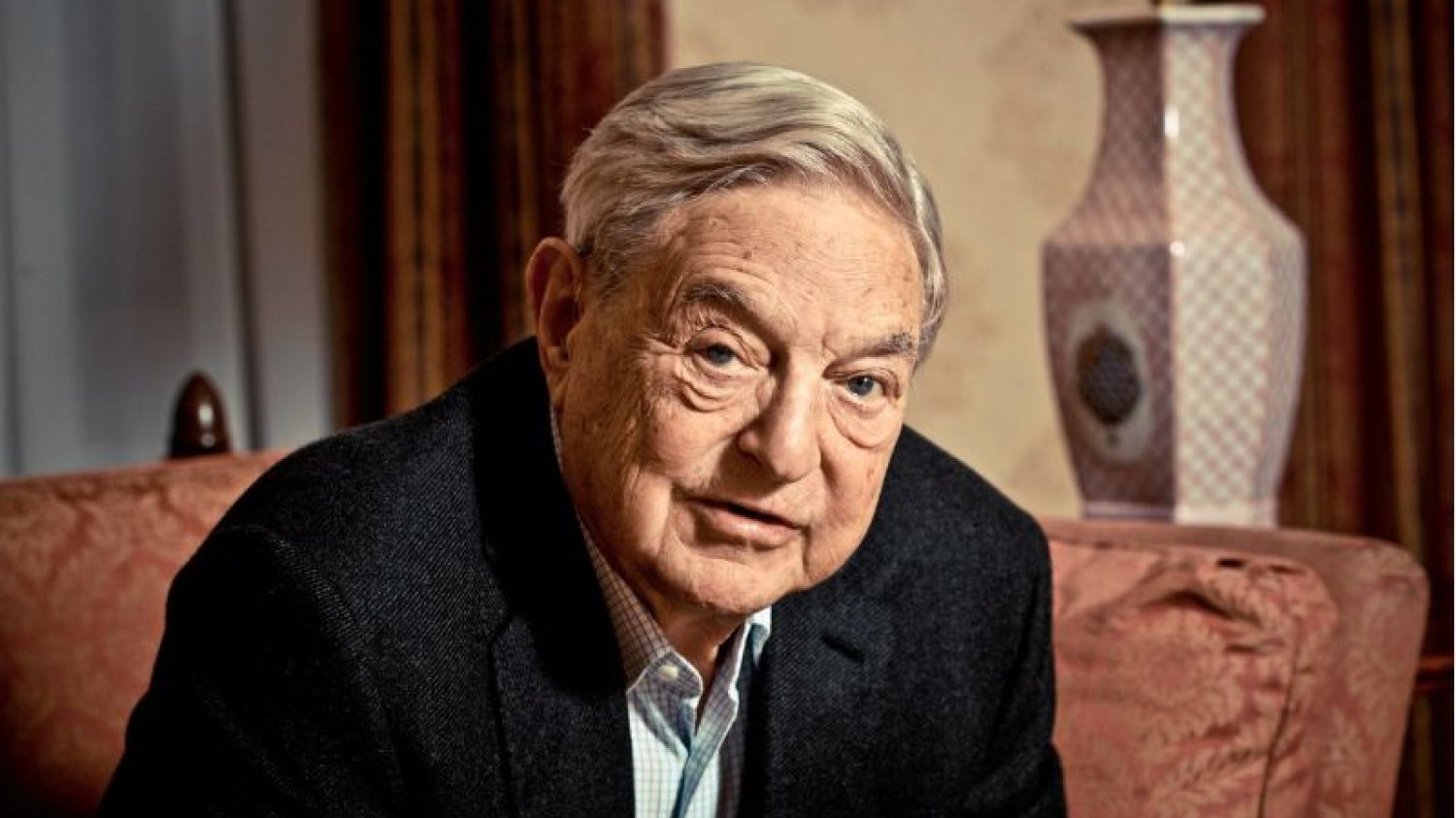 Soros nie szczędzi słów.