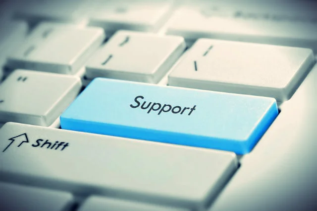 Praca w branży informatycznej to nie tylko programowanie, może nią być też np. help desk.
