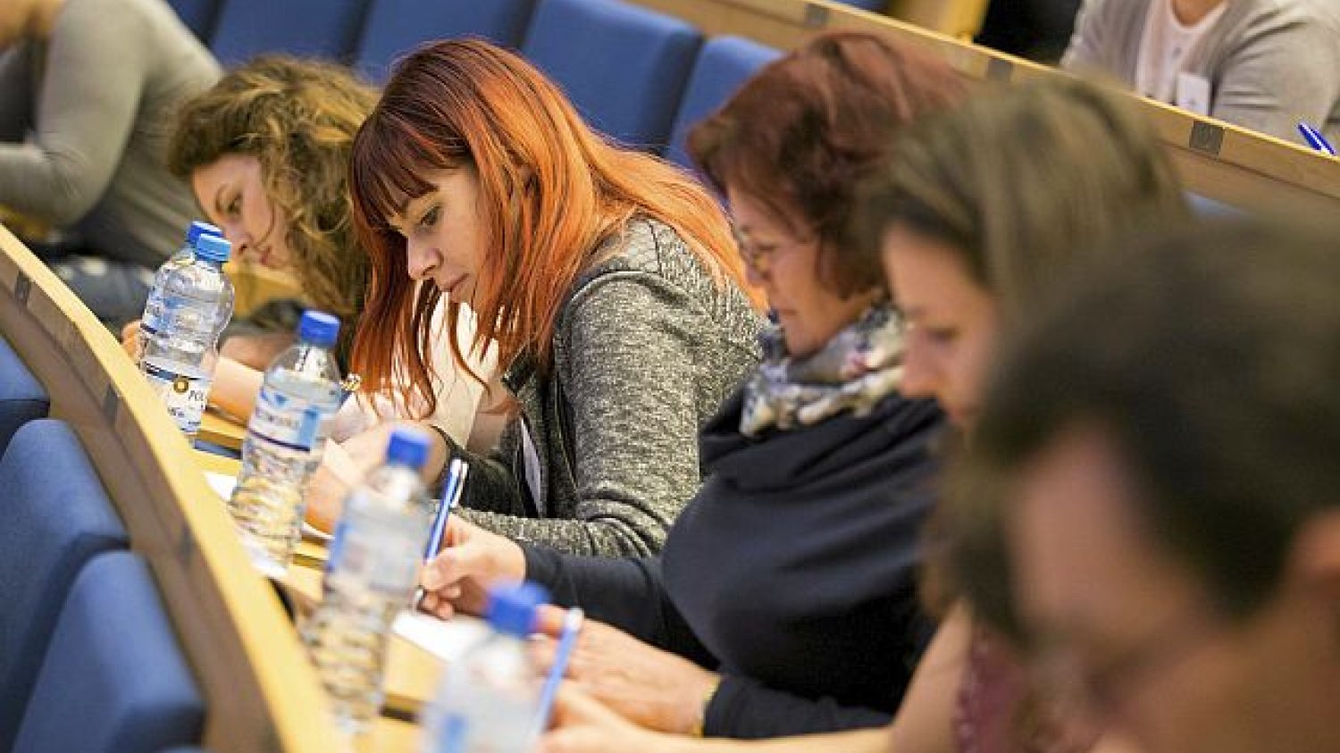 W internecie jest coraz więcej portali z poradami językowymi, część jest prowadzona nieprofesjonalnie i nie warto im ufać. Jednym z najczęstszych błędów językowych jest używanie "witam" na początku maila