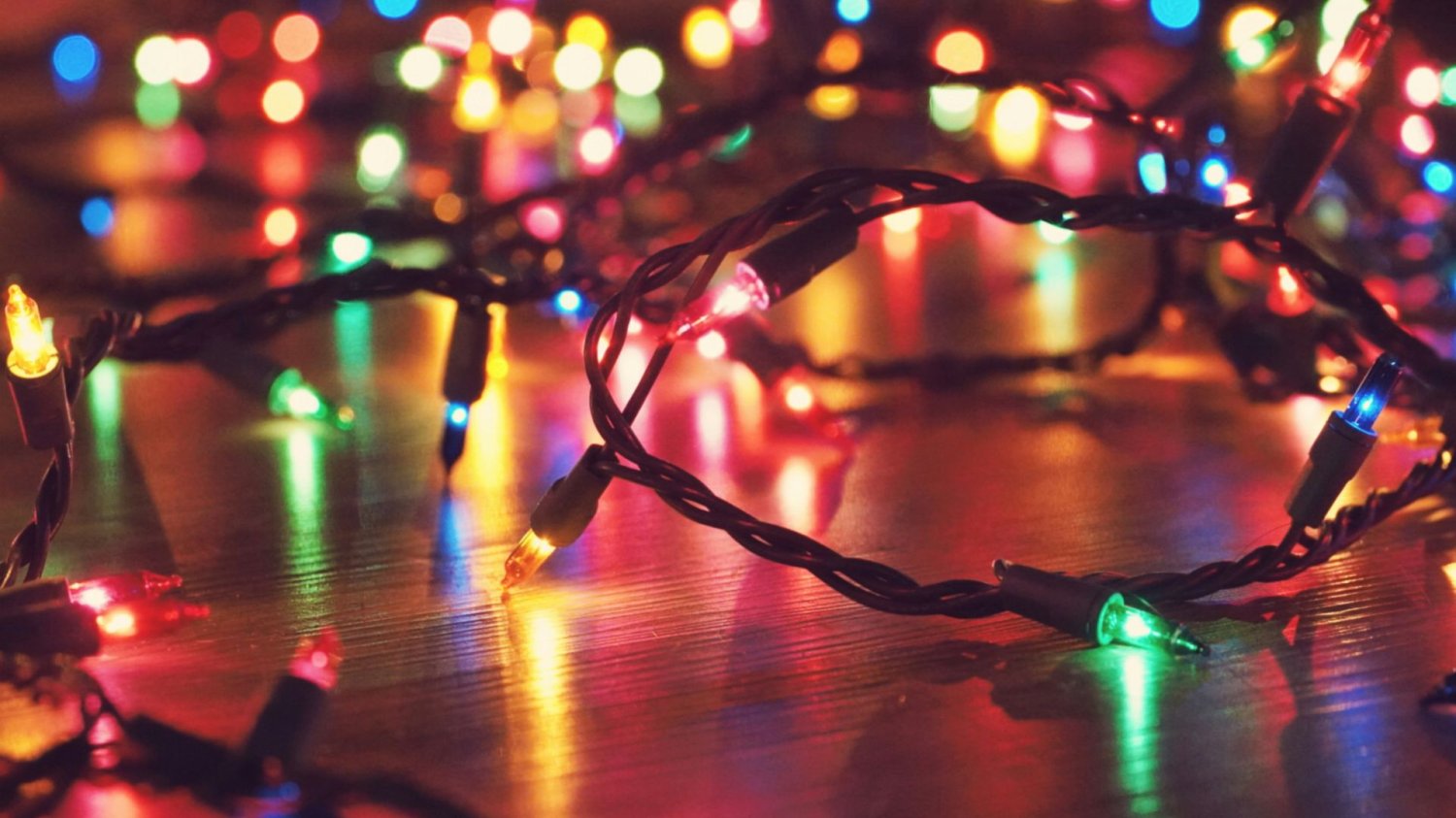 Rachunek za prąd w grudniu może Cię zaskoczyć. Winne lampki świąteczne. Rachunek za prąd w grudniu może Cię zaskoczyć. Winne lampki świąteczne.