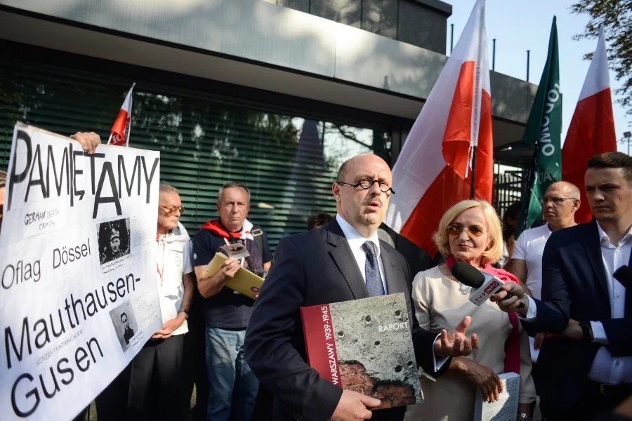 Protest ONR i Stowarzyszenia Rodzin Ofiar Obozow Koncentracyjnych w 79. rocznice agresji Niemiec na Polskę.