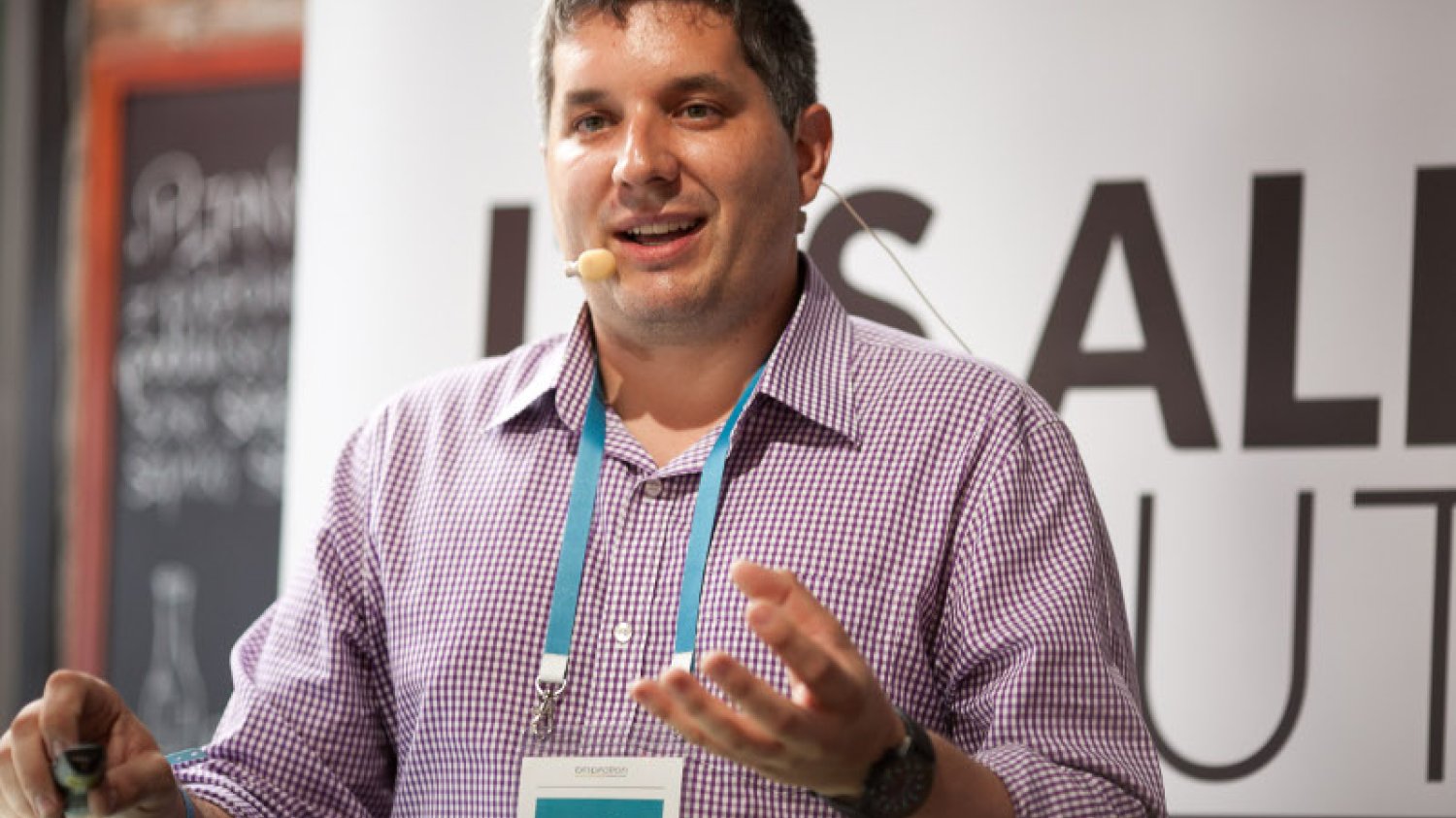John Biggs z serwisu TechCrunch, jeden z sędziów konferencji.