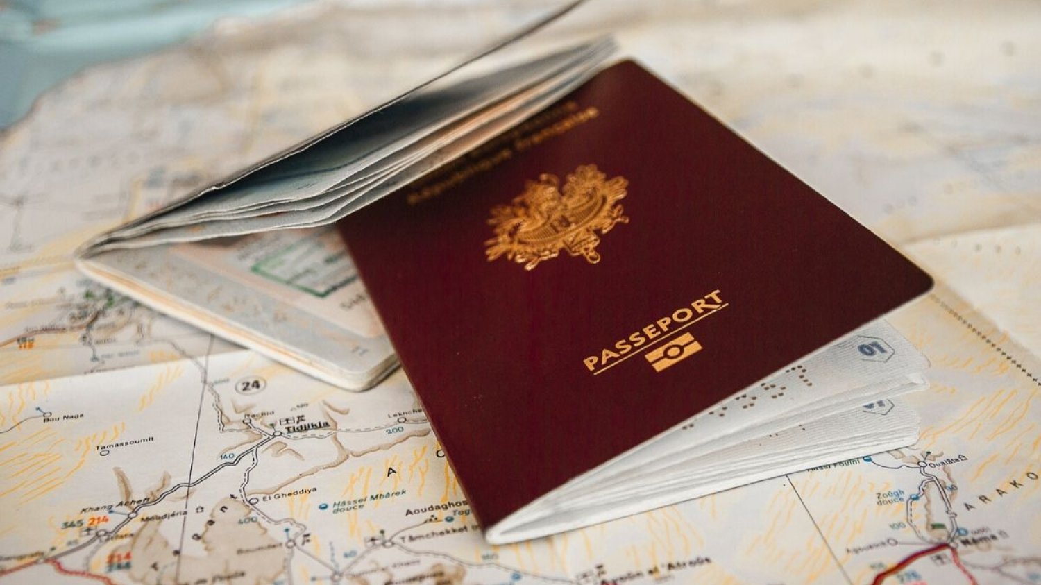 Wg Henley Passport Index najwięcej granic otwiera paszport Japonii. My bez problemu może odwiedzić 176 krajów.