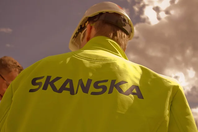 Czarne chmury zbierają się nad Polakami, pracującymi w skandynawskiej firmie budowlanej.