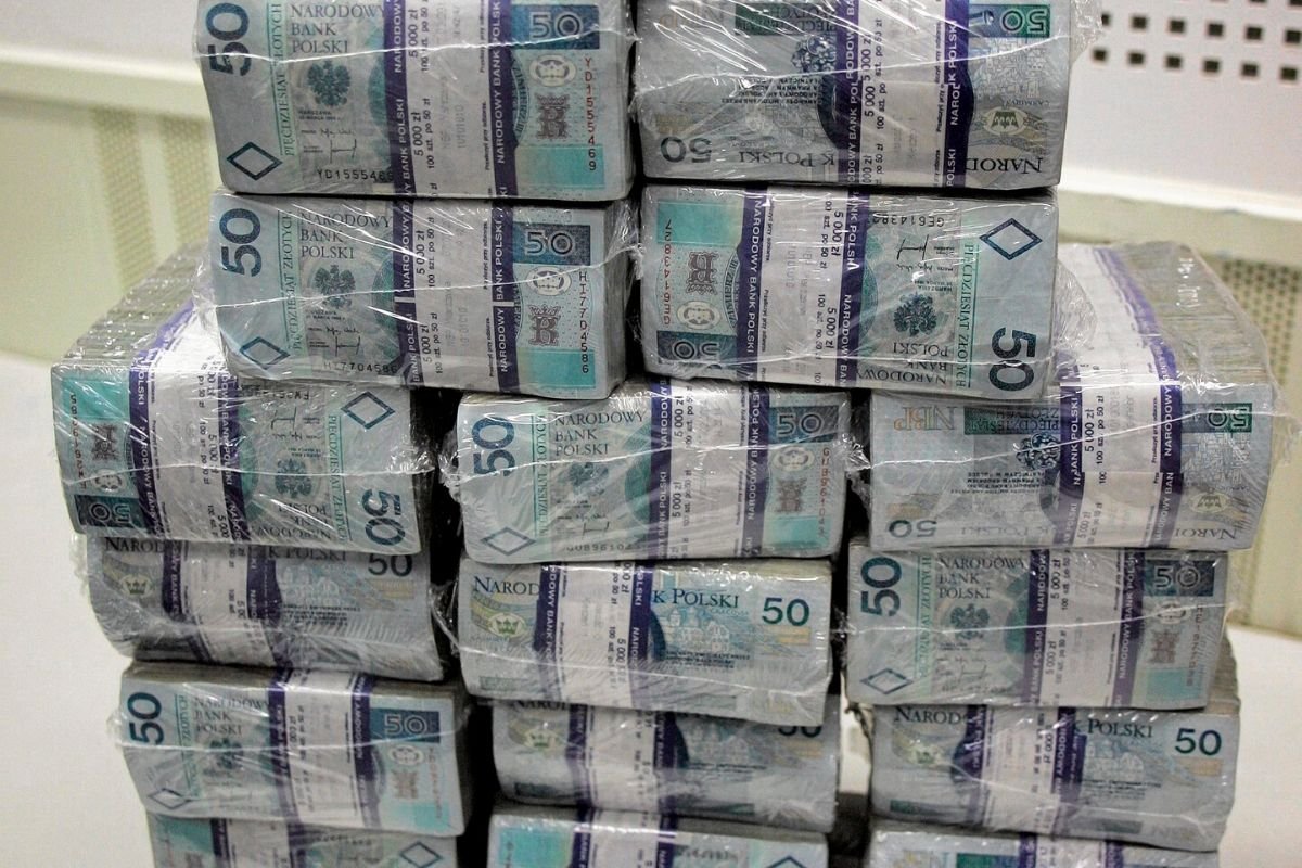 Spółki Skarbu Państwa wracają do wypłaty premii dla prezesów.