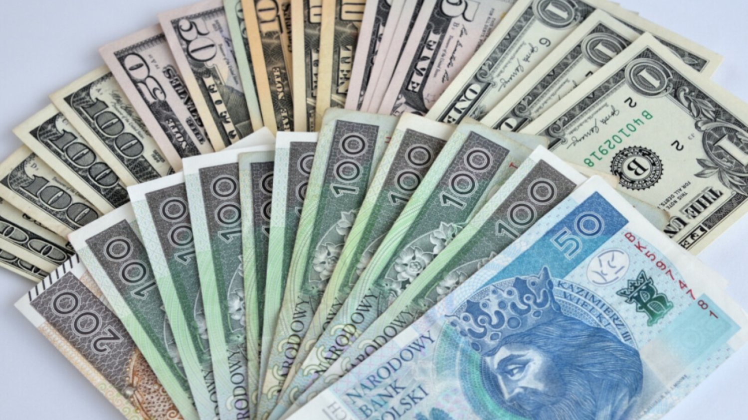 Dolary amerykańskie, polskie banknoty.