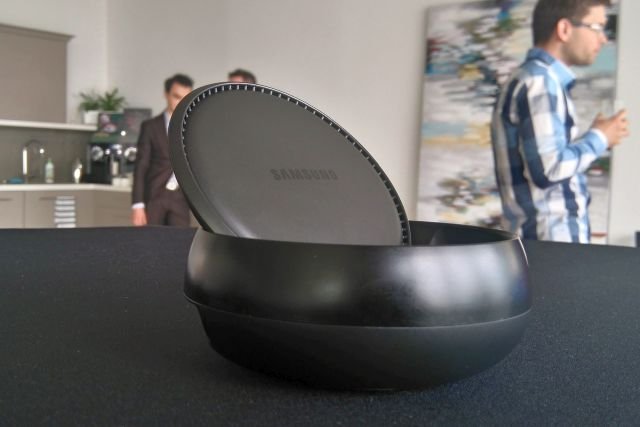 Samsund DeX, czy podstawka, która z telefonu czyni komputer