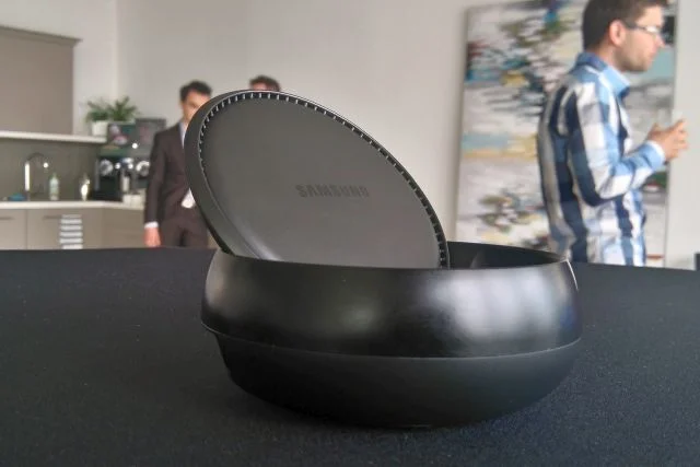 Samsund DeX, czy podstawka, która z telefonu czyni komputer