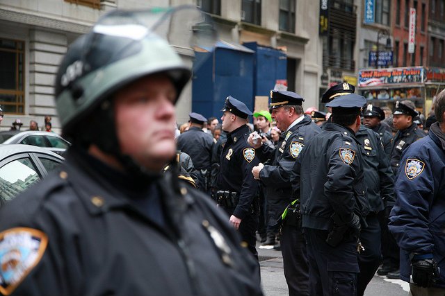 W ciągu ostatnich 26 lat w dostępnie policji do internetu nie zmieniło się zbyt wiele