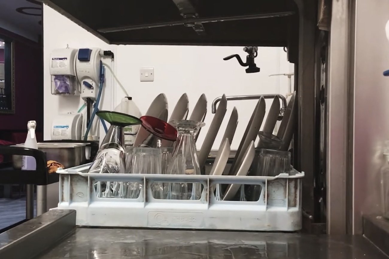 Jak wygląda praca na zmywaku w Wiedniu?