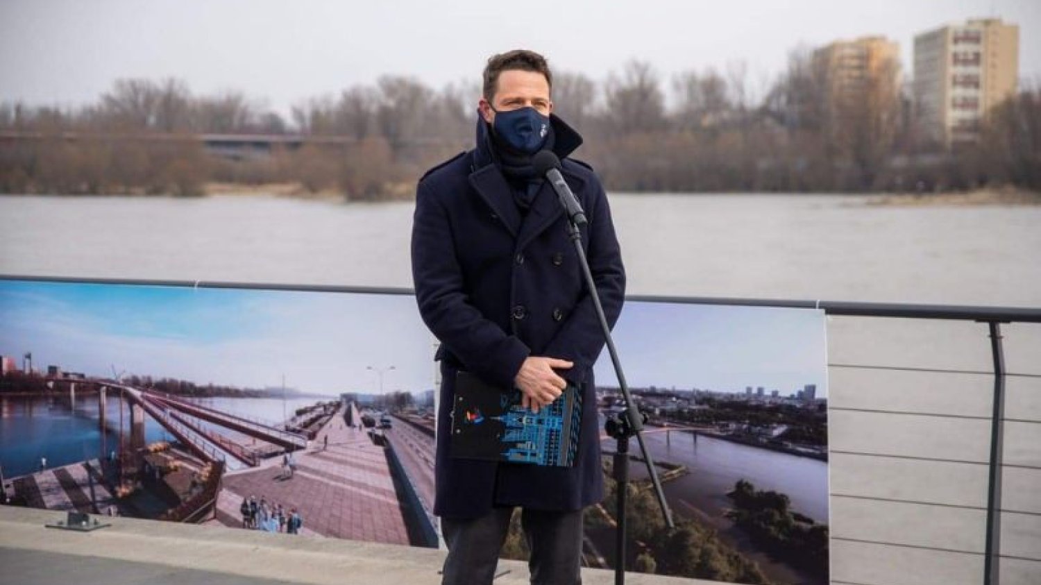 Prezydent Warszawy zachęcił do minuty ciszy.