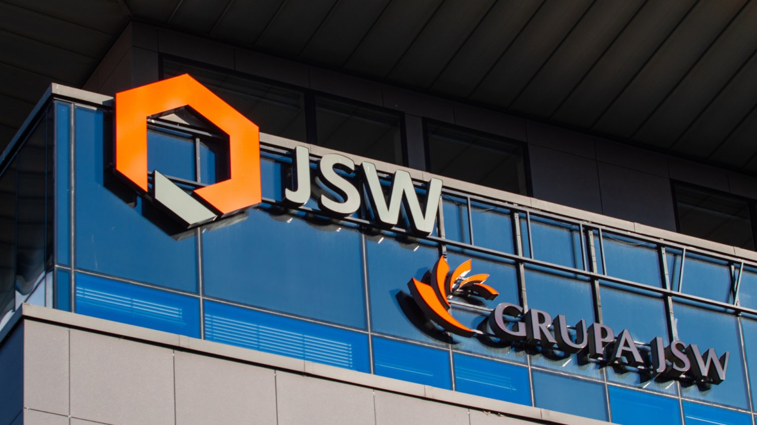 Górniczy gigant sięga po 850 mln zł pożyczki, ale to za mało. JSW na skraju bankructwa Budynek spółki JSW.