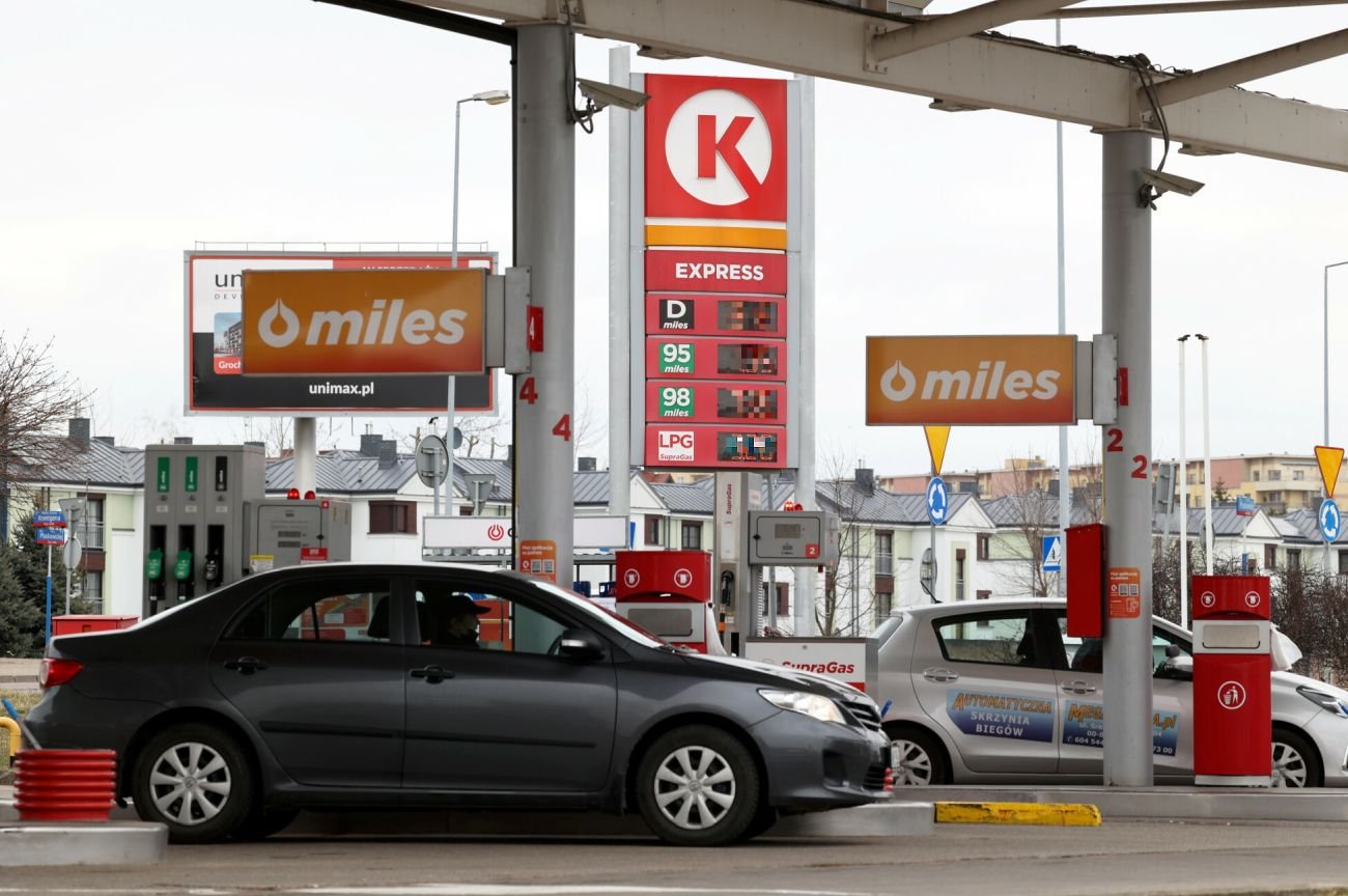 W każdy weekend na stacjach Circle K będzie można zatankować o 35 groszy na litrze taniej.