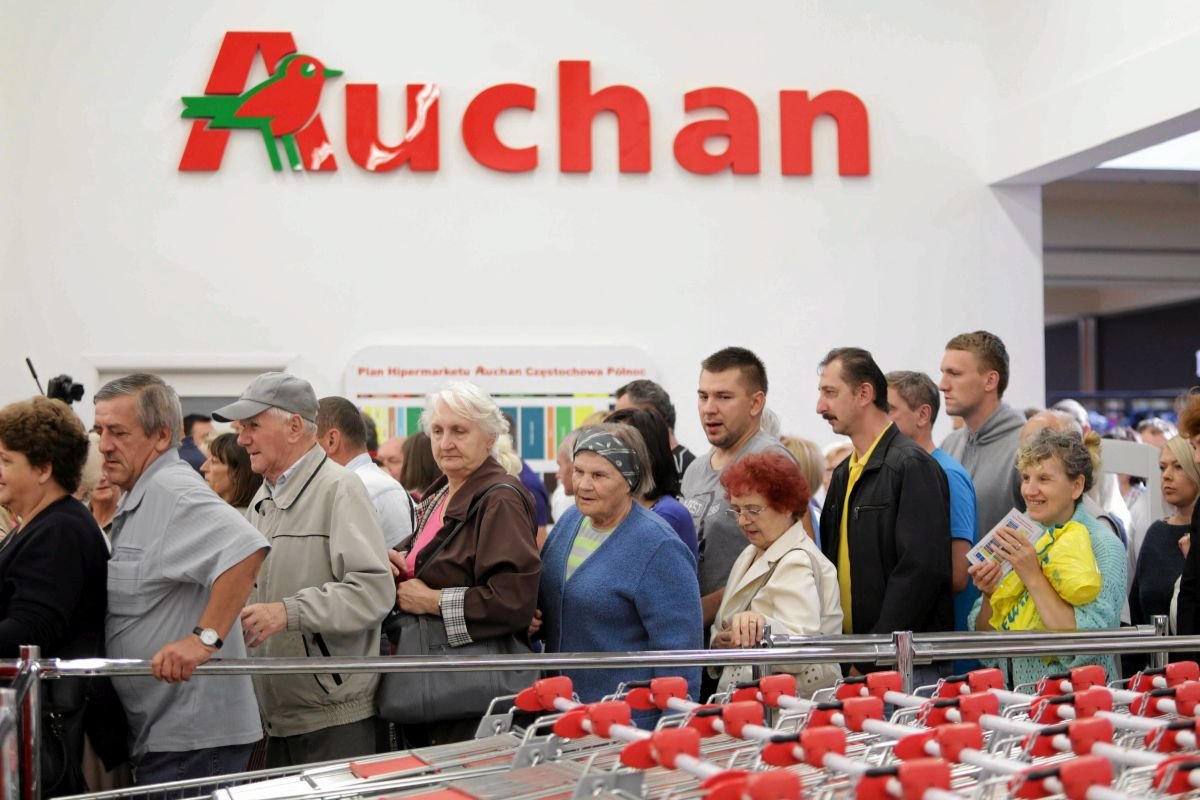 Przynieś świadectwo z wyróżnieniem, dostaniesz w Auchan nagrodę