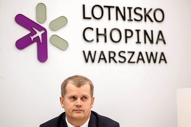 Mariusz Szpikowski, dyrektor Przedsiębiortswa Państwowego "Porty Lotnicze". Związkowcy z tej spółki skarżą się, że zakazał im udziału w pikiecie przeciwko jego działaniom