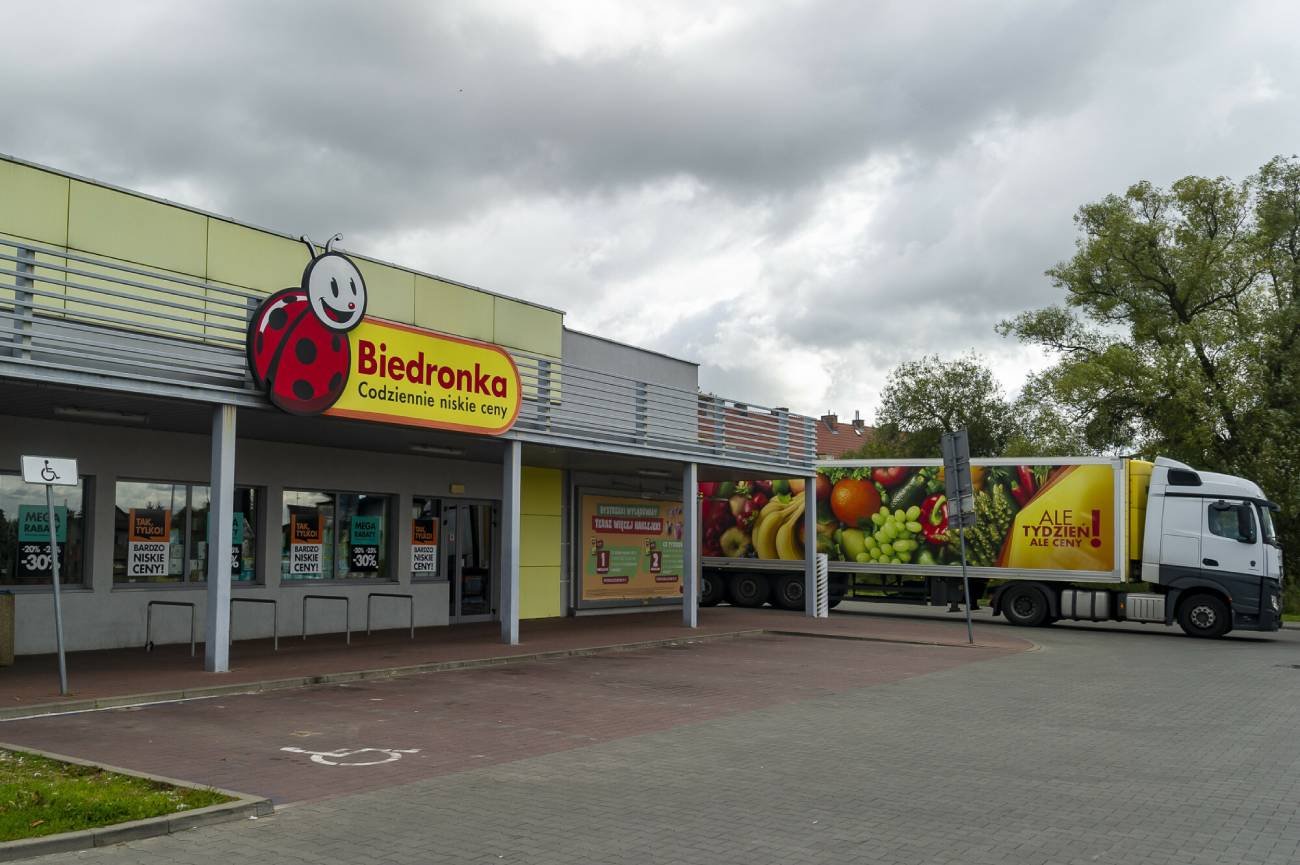 Biedronka sięga po metody konkurencji.