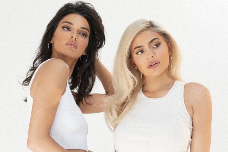 Siostry Kendall i Kylie Jenner zdobyły popularność dzięki serialowi "Z kamerą u Kardashianów".