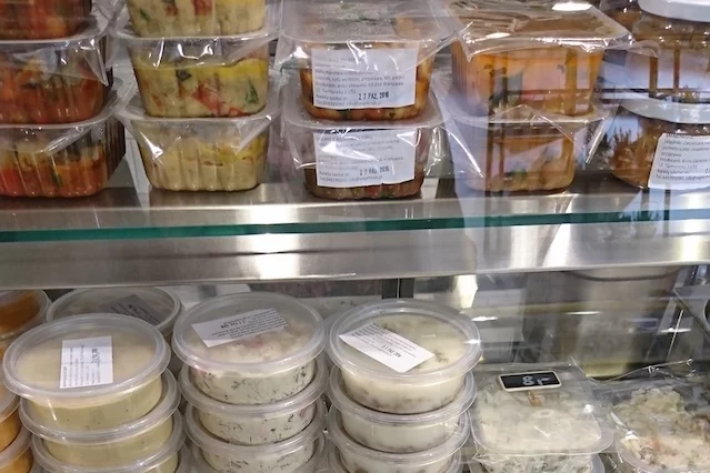 Za hummus i wegańskie przetwory trzeba zapłacić ponad 10 złotych za słoiczek lub opakowanie 100 gram.