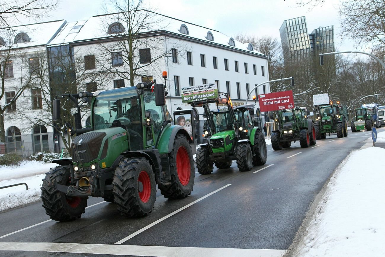 Niemcy sparaliżowane: rolnicy zablokowali wiele dróg i autostrad