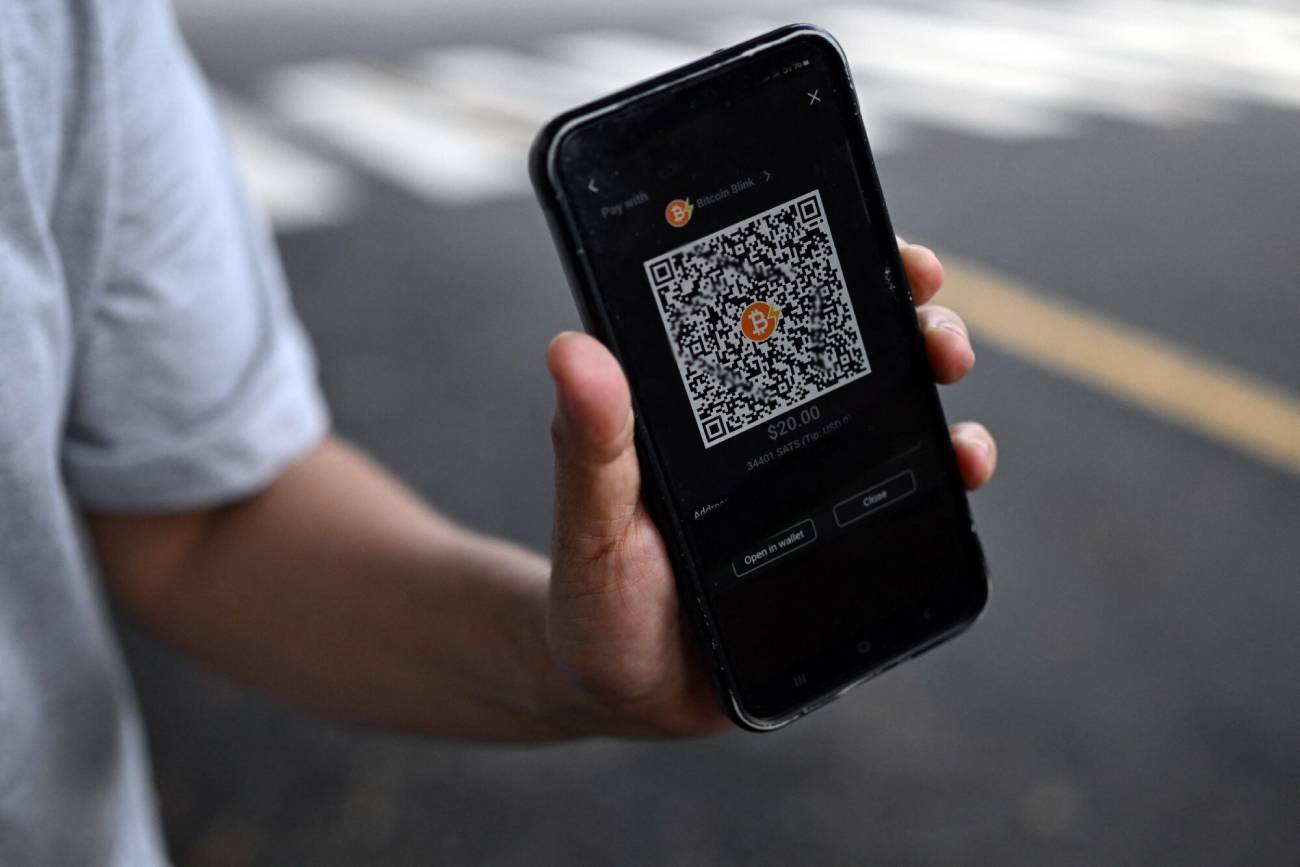 Kurs bitcoina bije kolejne rekordy. Analitycy zapowiadają, że trzeba szykować się na więcej.