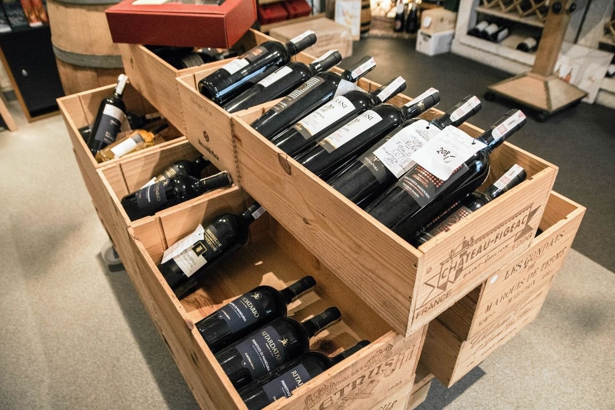 W ciągu ostatniego roku skokowo wzrosła sprzedaż wina bezalkoholowego w Polsce.