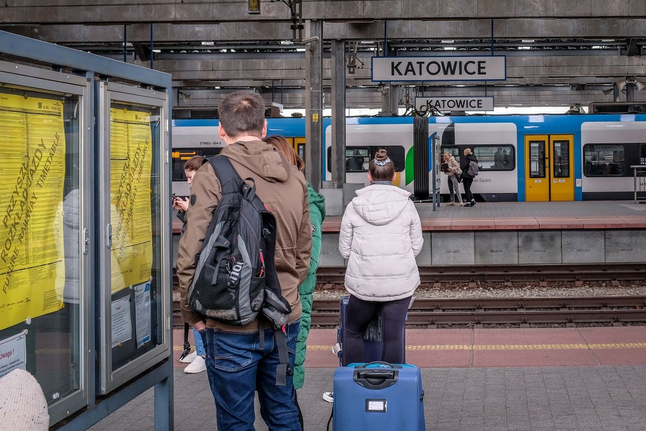Polacy coraz chętniej jeżdżą pociągami