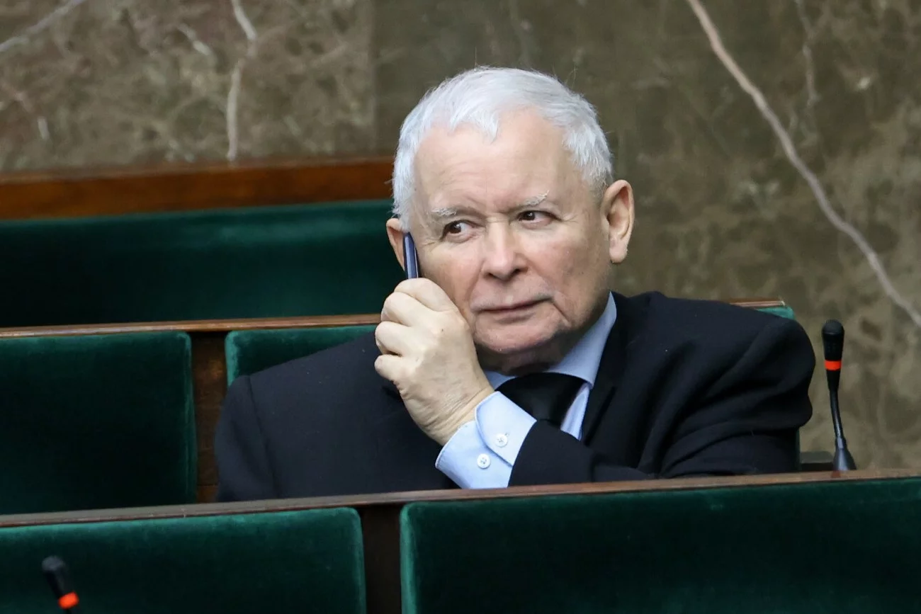 Strumień pieniędzy od menadżerów na konto PiS. Ćwierć miliona złotych w kilka dni