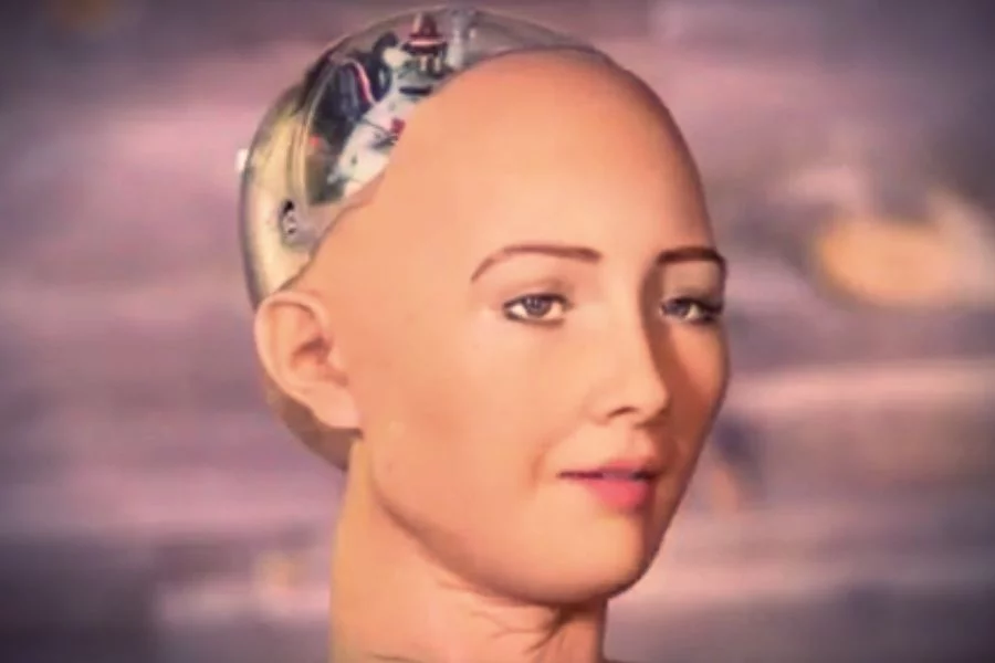 Sophia - opus magnum Hanson Robotics - w całej krasie. Czy te oczy mogą kłamać?