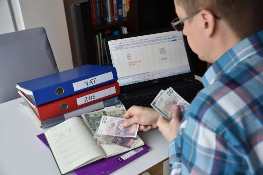 Będą wakacje od ZUS dla przedsiębiorców, zapewnia premier Tusk