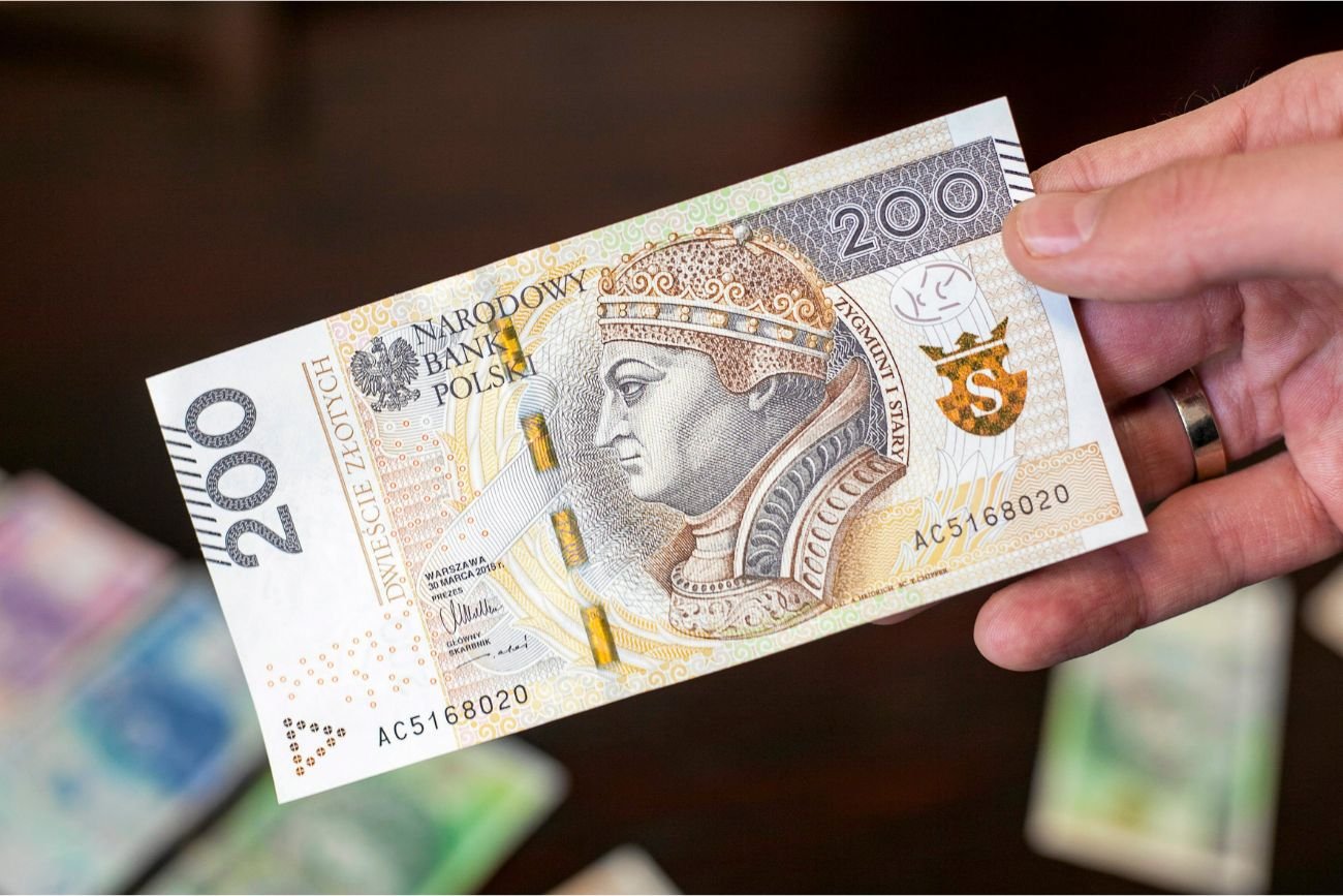 Tyle musisz zarabiać, żeby mieć 5 tys. zł emerytury. Oto konkretne kwoty