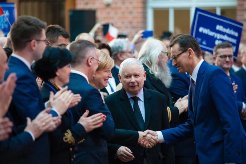 Wciąż trwają spekulacje, w jaki sposób zostanie sfinansowana "Piątka Kaczyńskiego"